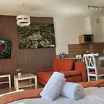 Kolorowe Cieplice - Z Widokiem Na Karkonosze *